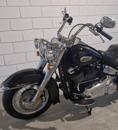 HARLEY-DAVIDSON SOFTAIL HERITAGE CLASSIC 114 